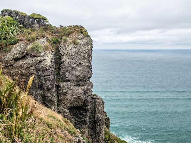 Tourists at Dolphins Nose